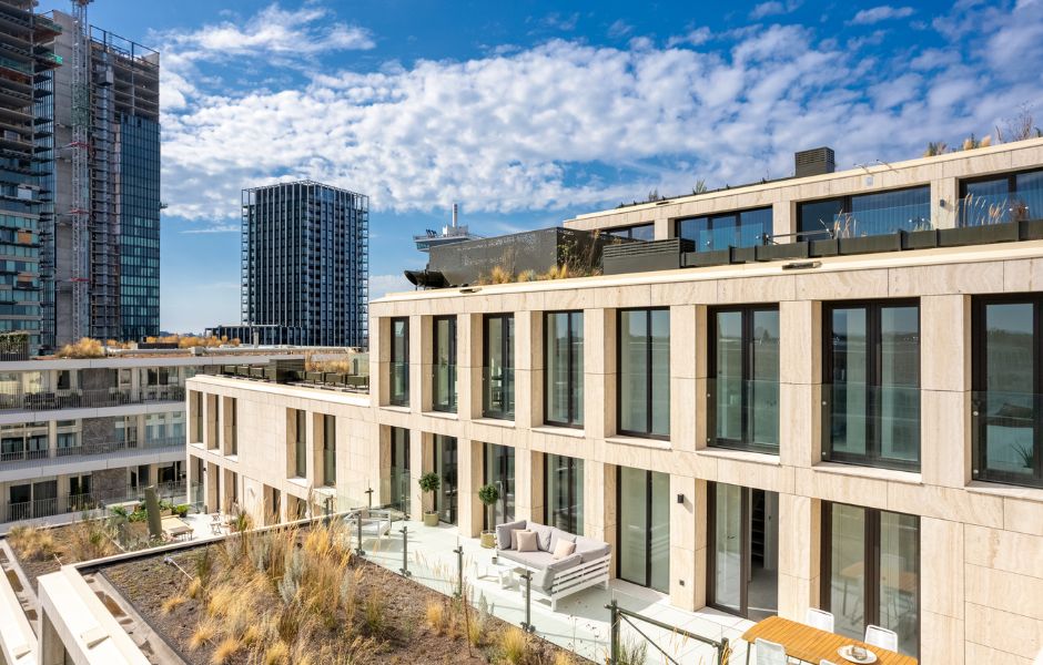 The Cube aan het ij Eefje voogd makelaardij Penthouse Amstederdam overhoeks