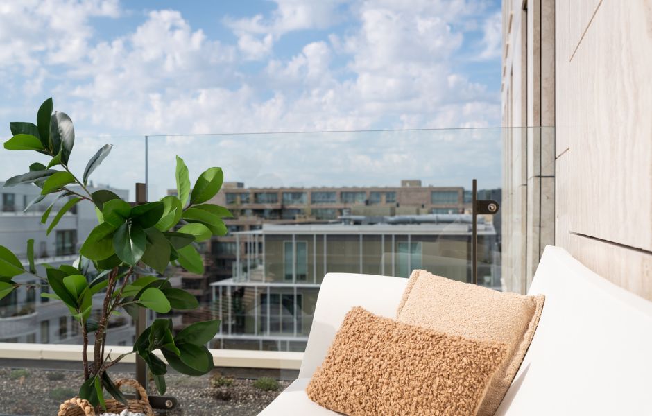 The Cube aan het ij Eefje voogd makelaardij Penthouse Amstederdam overhoeks