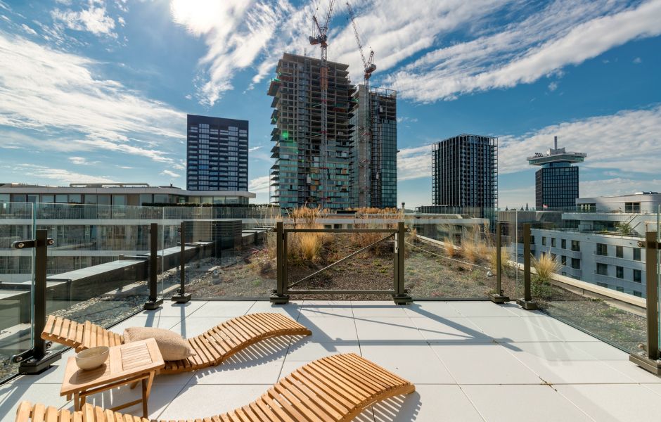 The Cube aan het ij Eefje voogd makelaardij Penthouse Amstederdam overhoeks